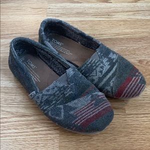 felt TOMS